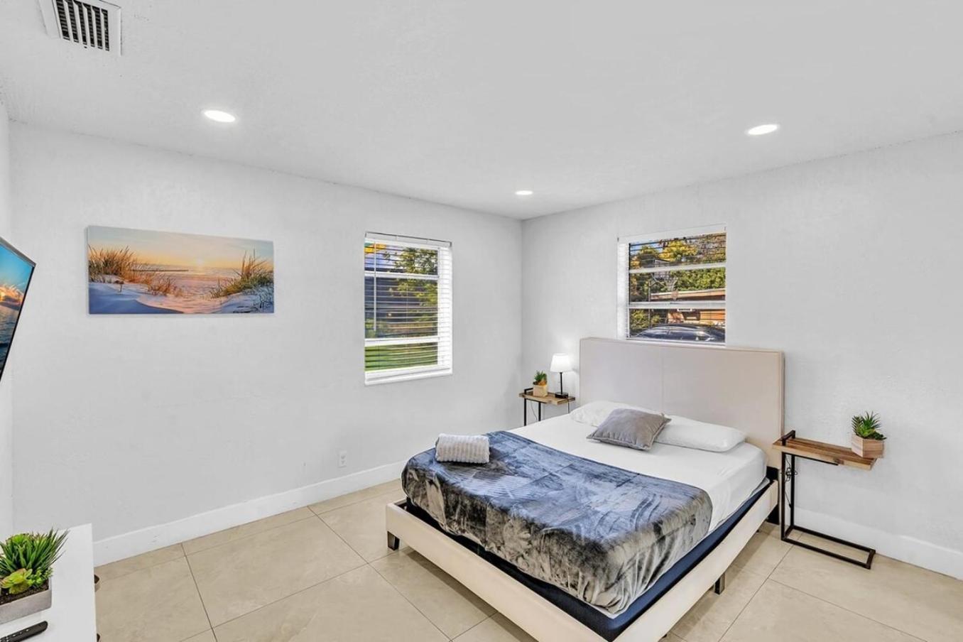 New Stylish 2 Bdrm Mins To Beach & Aventura Mall Hallandale Beach Eksteriør bilde