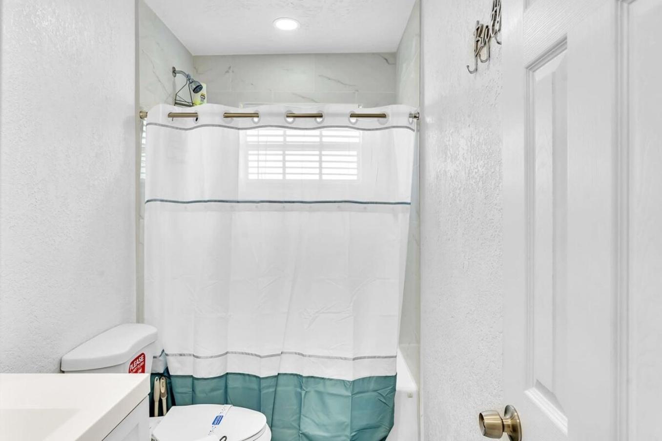 New Stylish 2 Bdrm Mins To Beach & Aventura Mall Hallandale Beach Eksteriør bilde